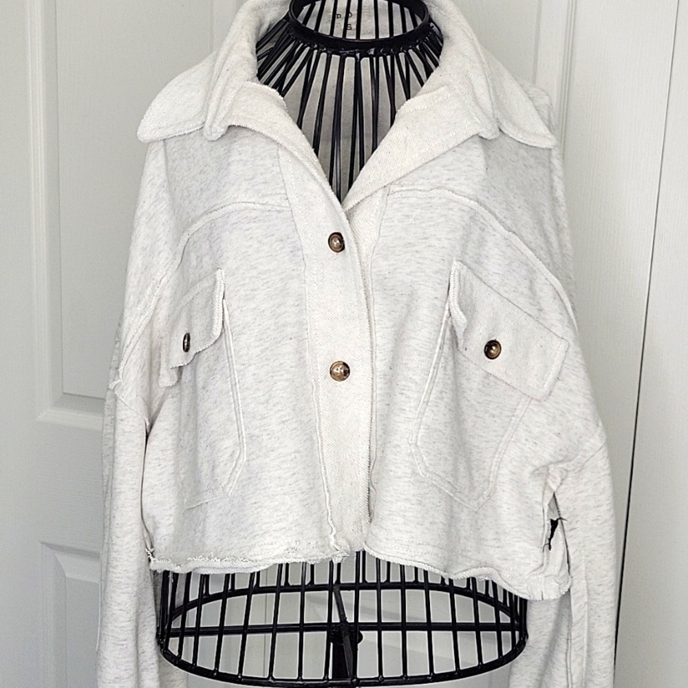 POL Women's Cream Cropped Lightweight Jacket Size Small